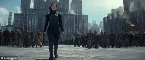 Hunger Games Mockingjay Part 2 Katniss Walking web ready
