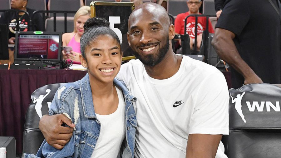 A picture of Kobe Bryant and his daughter Gianna.